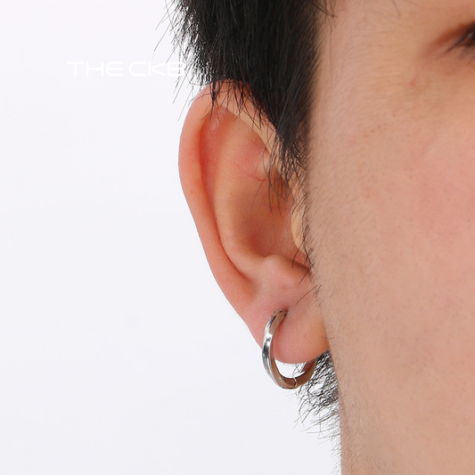 ツイスト メビウス フープピアス
